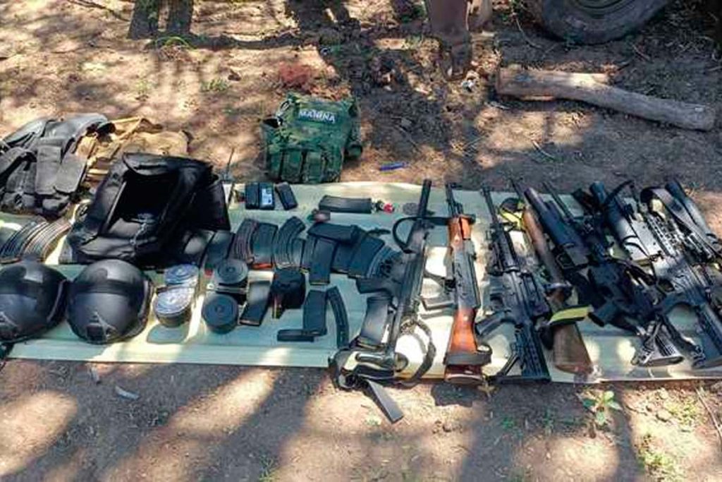 La Secretaría de Marina a través de la Armada de México, por medio de la Octava Región Naval, informaron que, personal naval aseguró vehículos con blindaje artesanal, armamento, municiones, cargadores, equipo táctico y presunta droga, en inmediaciones de los poblados de Laguna Colorada y la Higuera al sur del Municipio de Culiacán, Sinaloa.