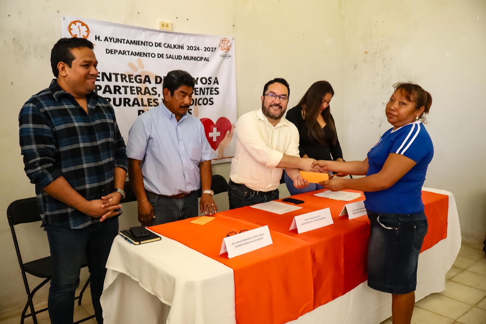 Con estas acciones, la administración municipal, amable, capaz e imparable reafirma su compromiso de seguir impulsando iniciativas que fortalezcan la atención médica en el municipio, reconociendo el esfuerzo de quienes, con su vocación y entrega, contribuyen al bienestar de la población.