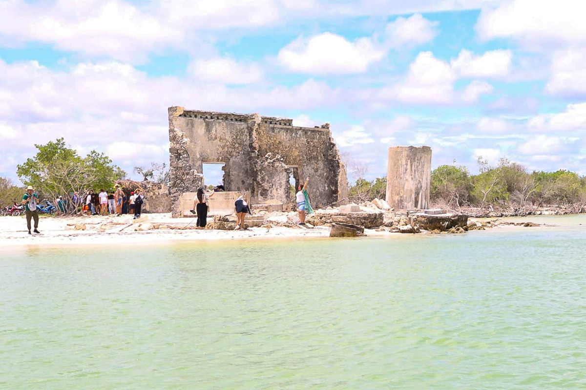 Asimismo, visitaron el Parador Turístico ubicado a la orilla de la carretera federal Mérida-Campeche.