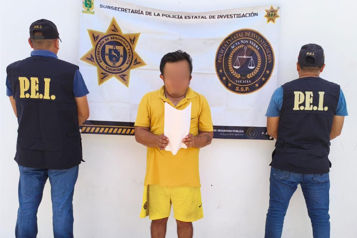 El ahora detenido presuntamente aprovechó que la menor se encontraba en su recámara para agredirla físicamente, abofetearla y llevarla al baño de su vivienda ubicada en el municipio de Umán.