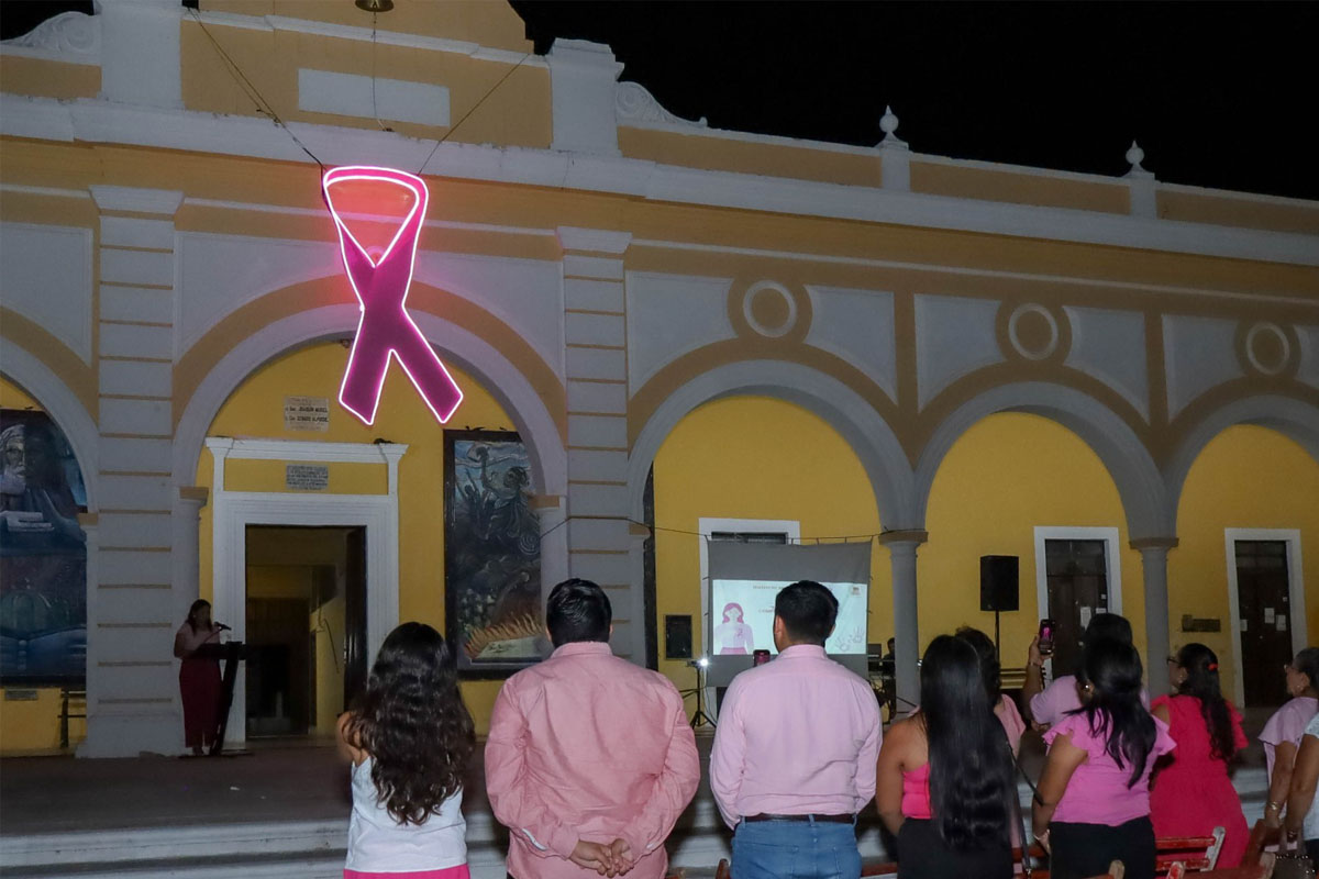 Durante la actividad se destacó la importancia de fortalecer la cultura de la prevención y la detección oportuna del cáncer de mama, así como de mantener el apoyo a quienes enfrentan esta enfermedad.