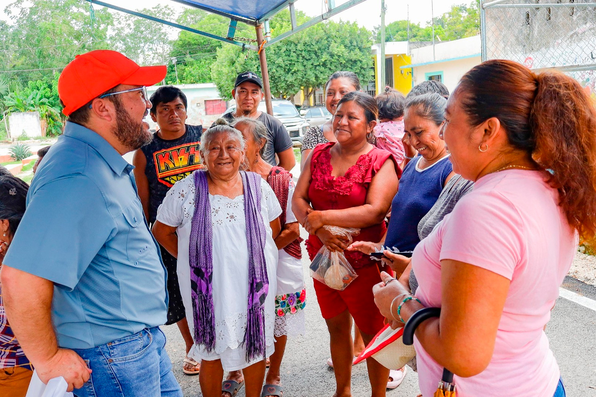 El alcalde recordó que hace unas semanas se dio el banderazo de inicio y hoy se entrega la obra concluida, con señalamientos y reductores de velocidad que mejoran la vialidad y dan mayor unidad a la localidad. “Hoy nos toca venir a inaugurar lo que habíamos prometido”.